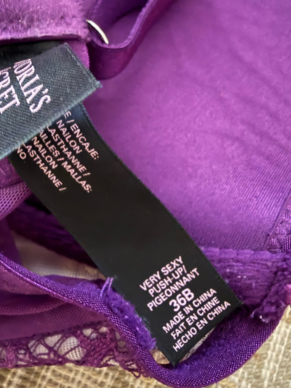 Victoria’s Secret Purple Lace Very Sexy Push-Up Bra - Size 36B - Picture 3 of 3